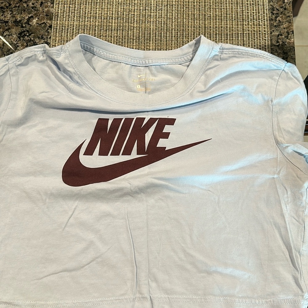 Nike crop top shirt